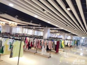 广州女装尾货批发市场全攻略 折扣货源与鞋帽箱包一网打尽